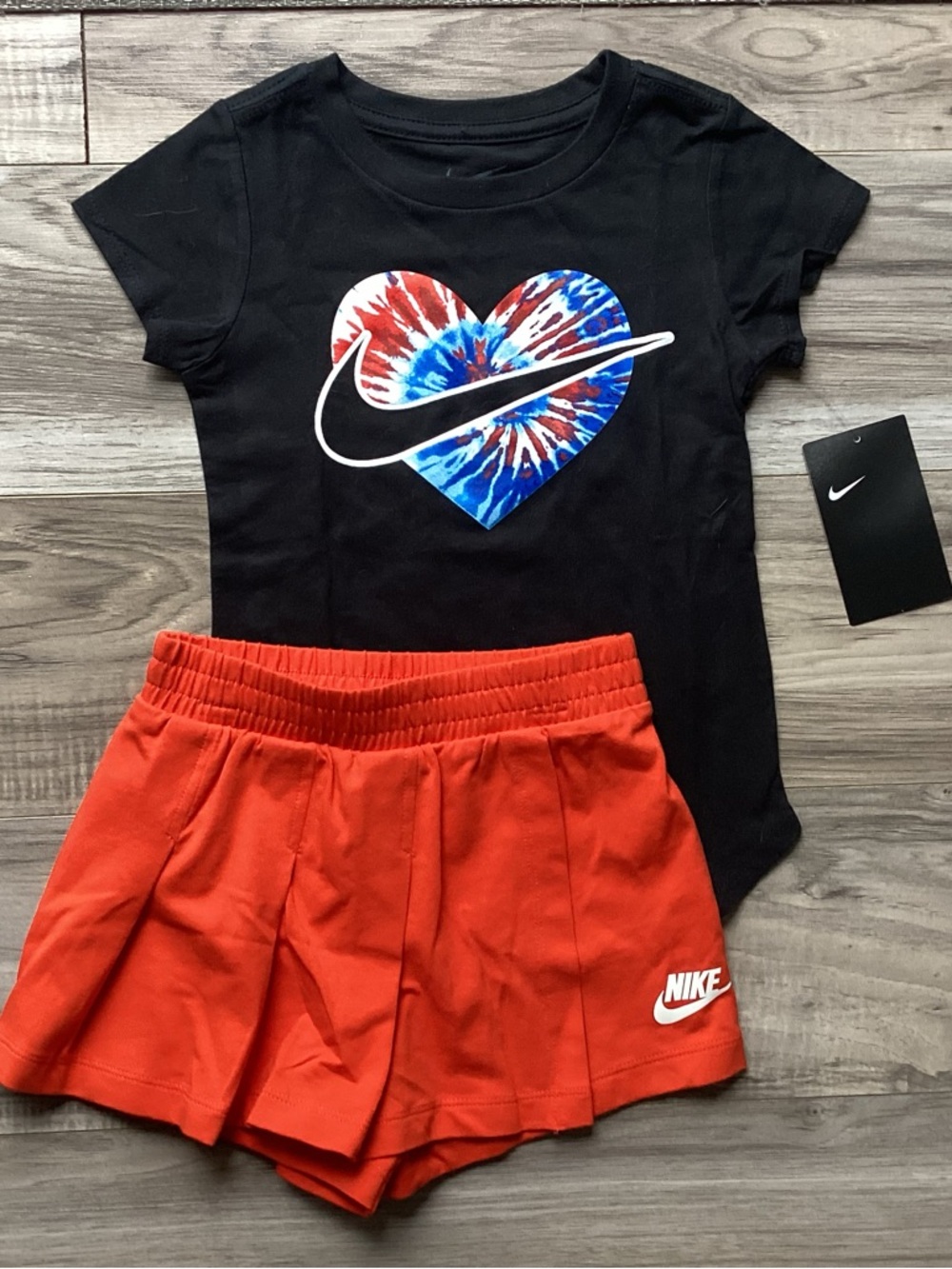 Nike toddler girl tee & skort outfit size 4T(NWT/NWOT) ~NO OFFERS~